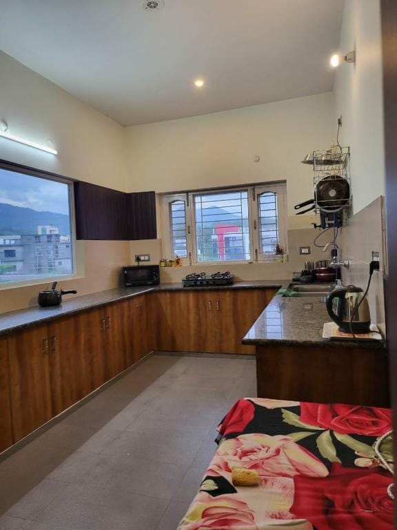 Bliss- Newly renovated bright, spacious; hill view Vacation rental in Dehradun