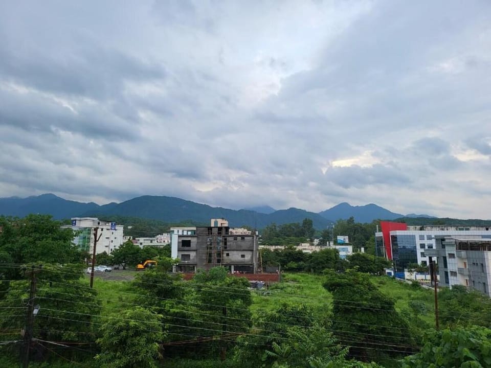 Bliss- Newly renovated bright, spacious; hill view Vacation rental in Dehradun