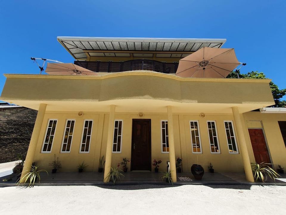 Lhohi inn - Guest House, Noonu Atoll Villa in Maldives