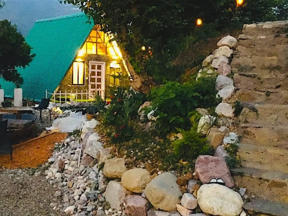 A frame at Naukuchiatal Vacation rental in Uttarakhand