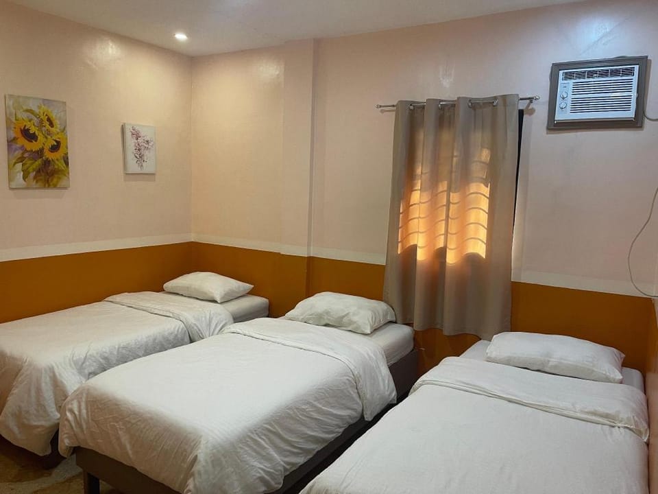 Little Nena's Hometel Hotel in Bicol