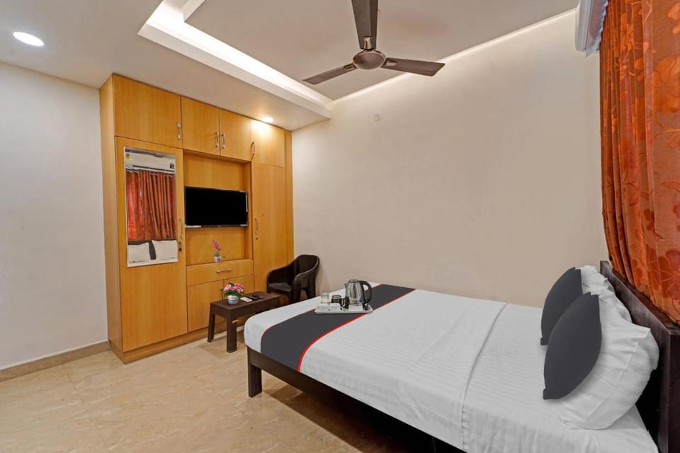 Hotel O J2 Service Apartment Hotel in Chennai