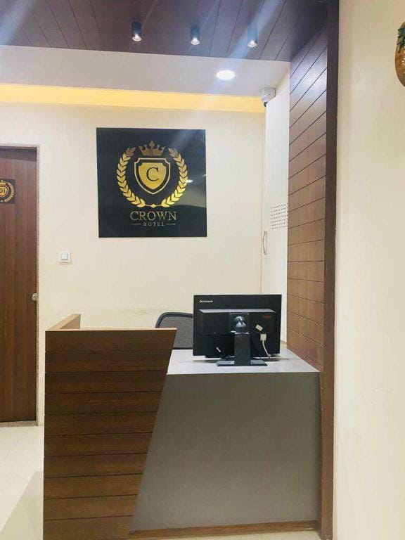 OYO Crown Hotel Hotel in Gujarat