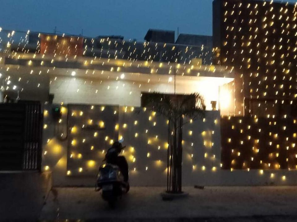 OYO Ashiyana Guest House Near Phoenix United Lucknow Hotel in Lucknow