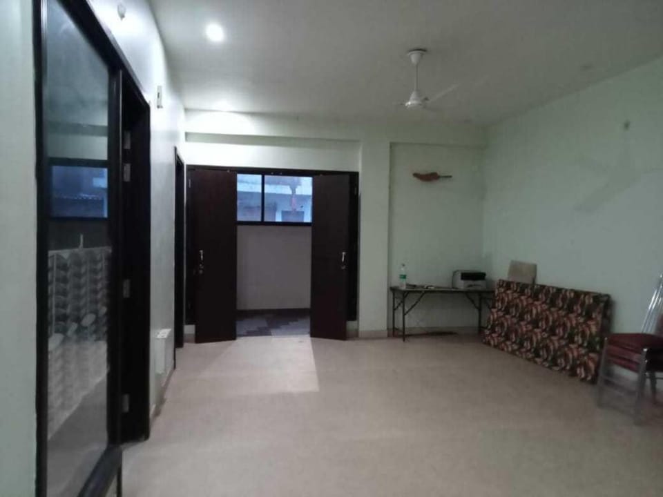 OYO Ashiyana Guest House Near Phoenix United Lucknow Hotel in Lucknow