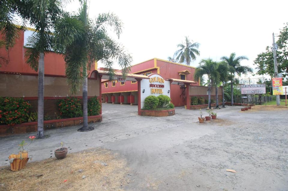 Golden Success Hotel I by RedDoorz Hotel in Ilocos Region