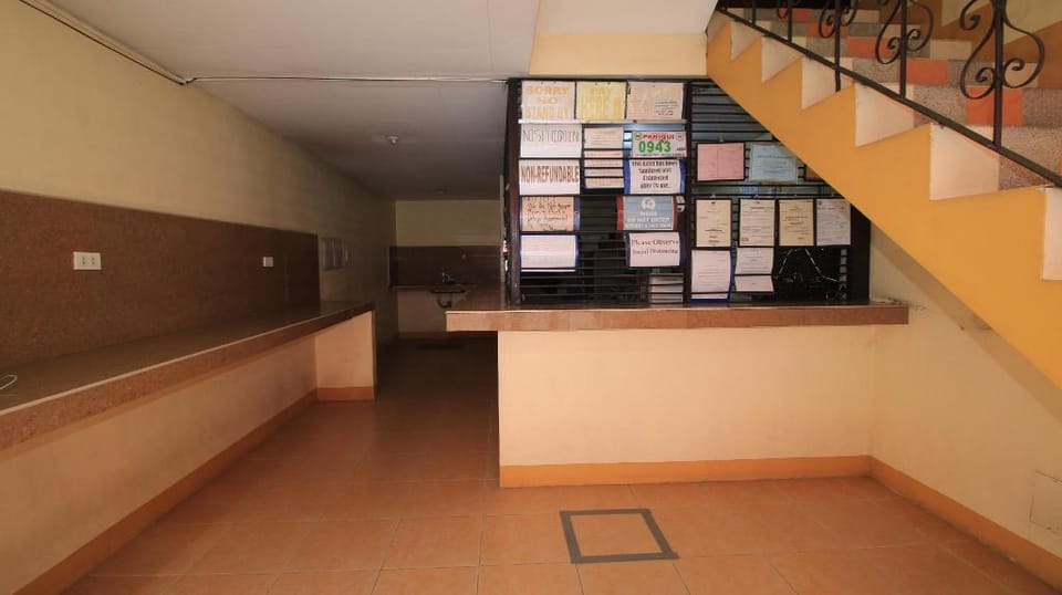 Golden Success Hotel I by RedDoorz Hotel in Ilocos Region
