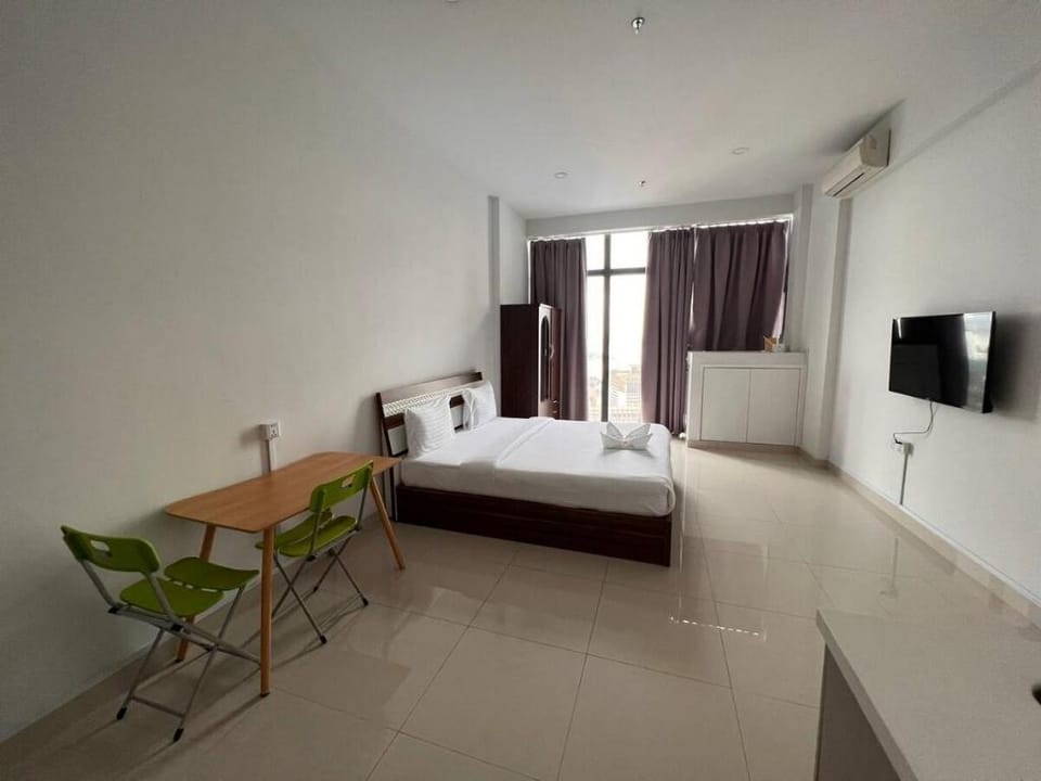 Lovely One Bedroom Unit with pool and gym Apartment in Phnom Penh Province