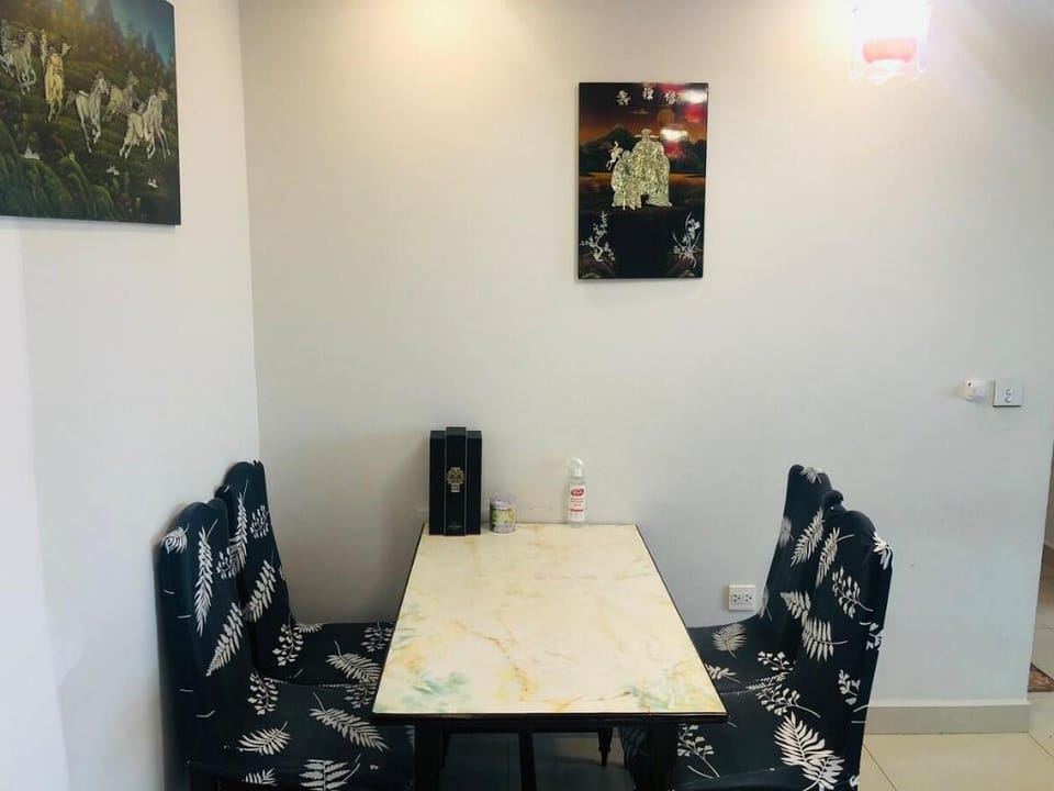 WEHELLO - Airport with astonishing view 3-Bedrooms Vacation rental in Ho Chi Minh City