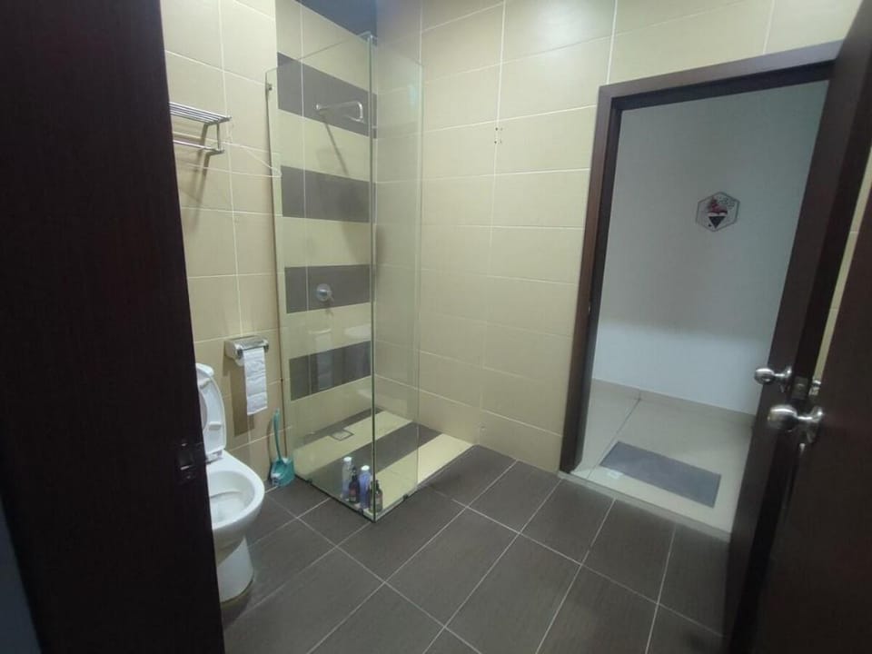 KSL 4Bedroom(Private Lift)1King4Queen6Single-16pax Vacation rental in Johor Bahru