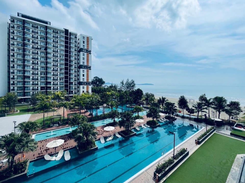 Timurbay Seaview&Poolview High Level-Wifi&Netflix Apartment in Terengganu, Malaysia