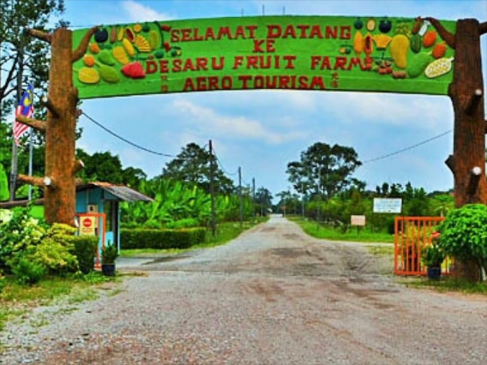 Desaru Homestay Al Fateh(Facing Pool) Apartment in Johor