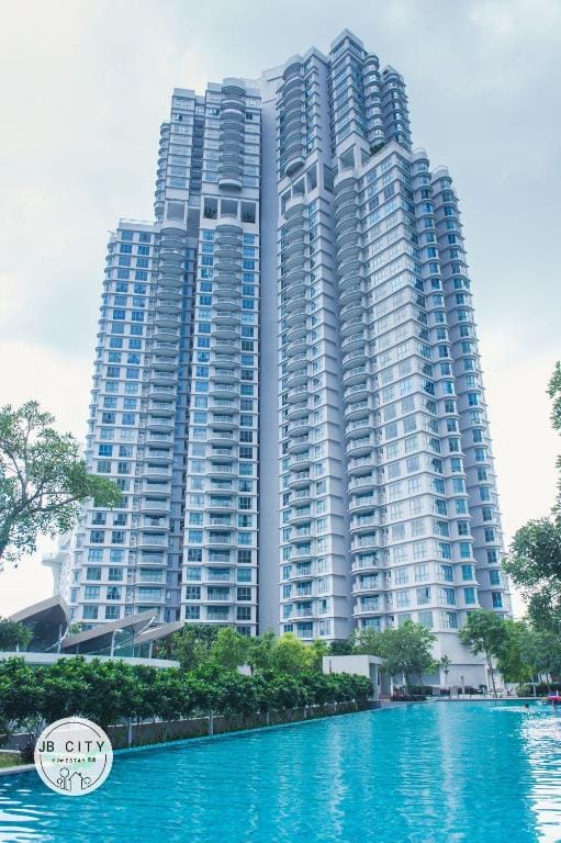 Hardrock Teega Suites by RR JBcity Vacation rental in Johor