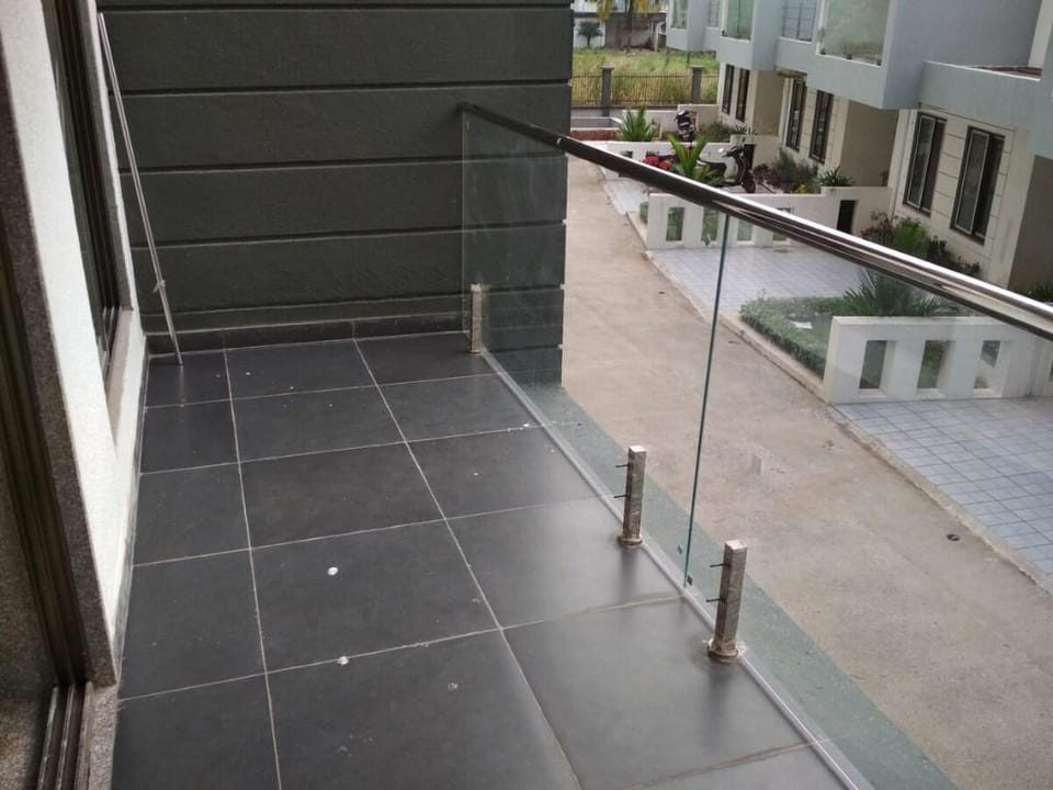Lovely, tranquil 2bhk-Kitchen+AC+Wifi+Pool+parking Apartment in Goa, India