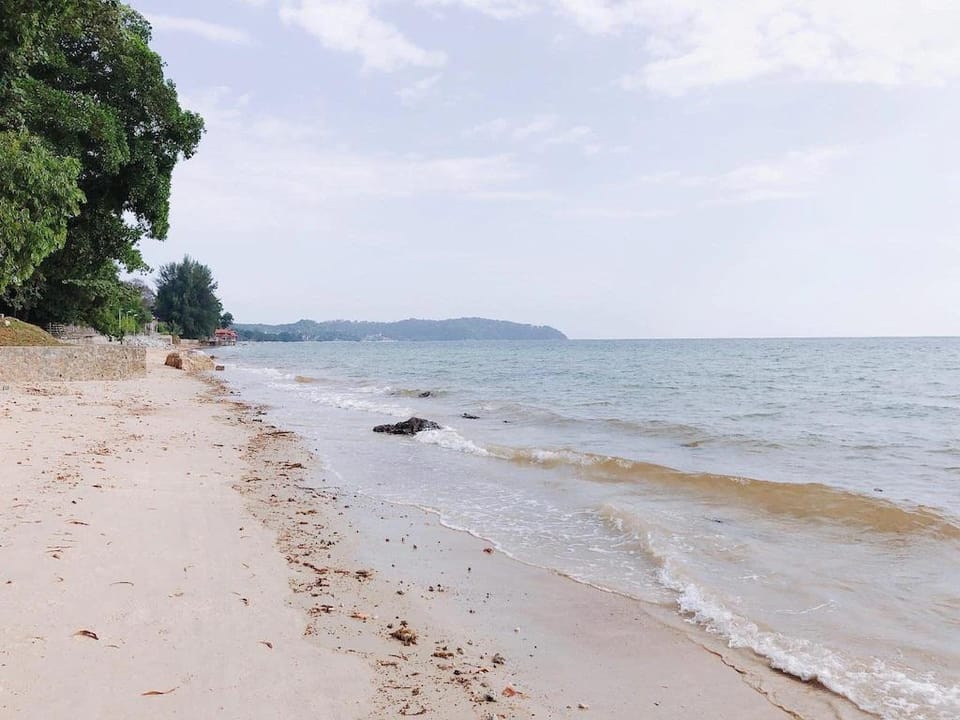 Ocean View Resort /OV2/3min walk to beach/12people Apartment in Port Dickson