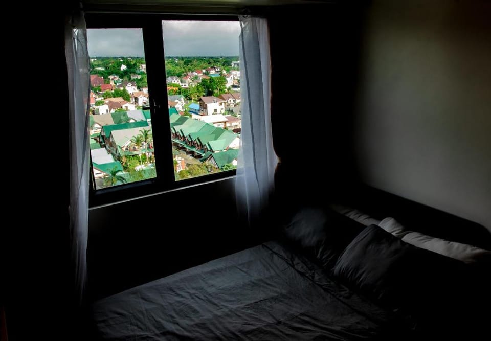 Serin East Tagaytay Studio Suite. Your home.  Apartment in Tagaytay