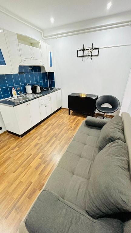 Lovely central 2-bedroom condo with free parking Vacation rental in Bucharest