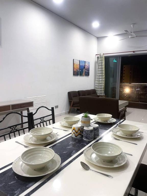 IMAGO Mall- 2 Bedrooms (FREE Parking) 8+1 PAX (EF) Apartment in Kota Kinabalu