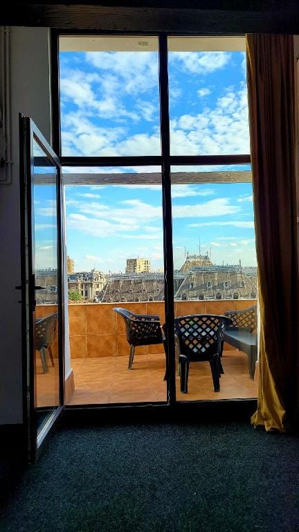 Central Penthouse Studio with BBQ & Jacuzzi Vacation rental in Bucharest
