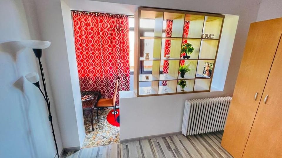 Ultracentral quiet modern studio with free parking Vacation rental in Bucharest