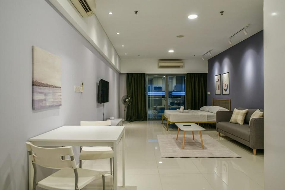 Cool Studio I KL City View IBalconyI NetflixIMercu Apartment in Federal Territory of Kuala Lumpur
