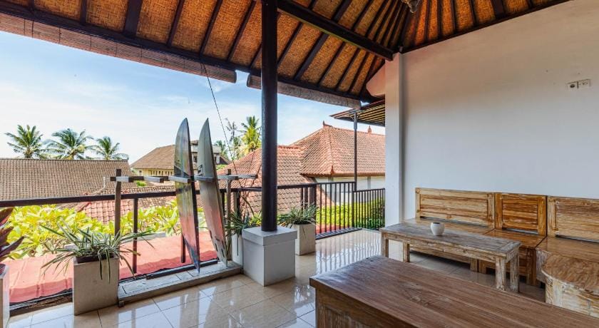 Surf Retreat Villa Sari Bali Villa in Pekutatan