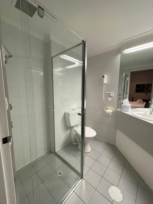 Studio 427/247 gouger st ex hotel room in city Apartment in Adelaide