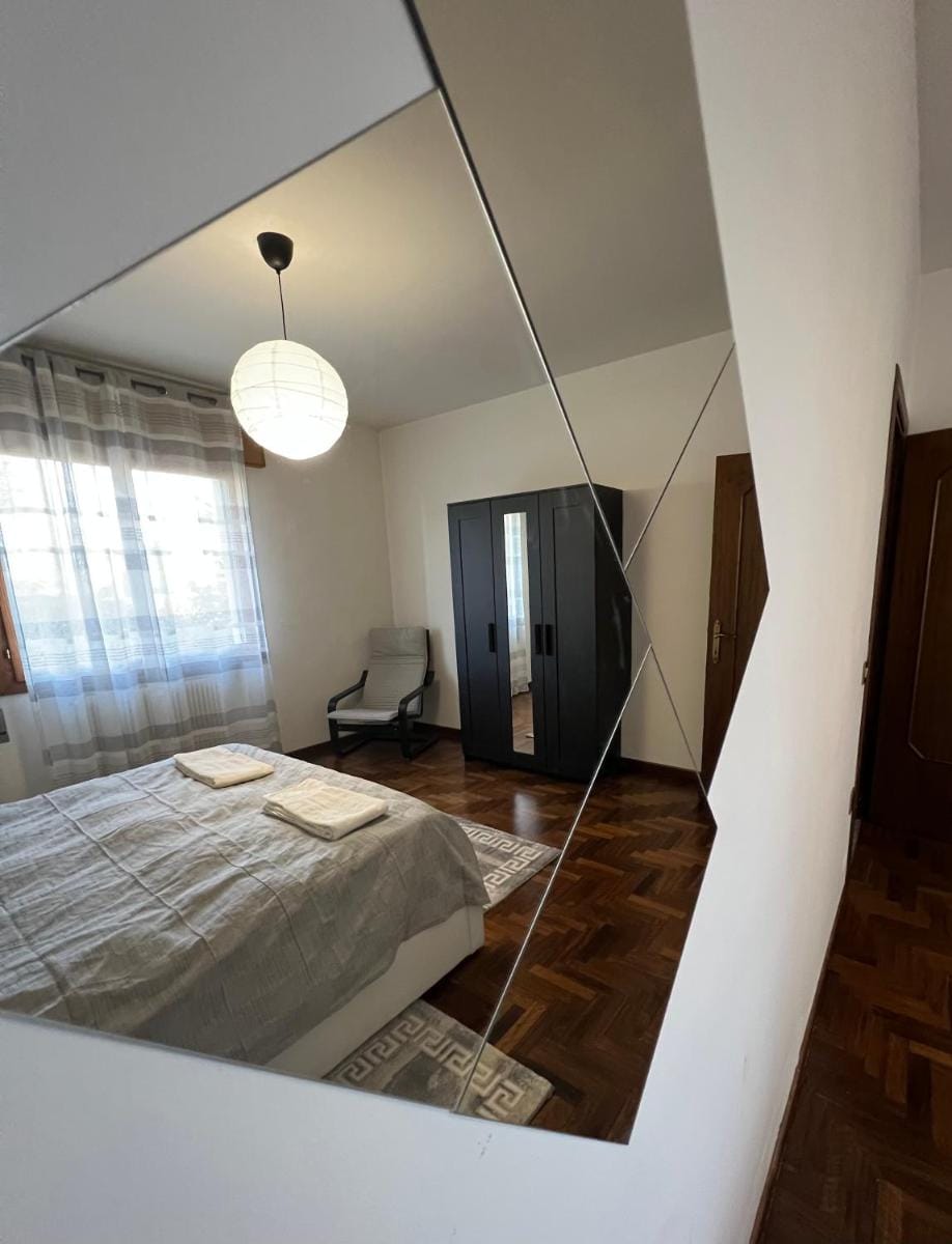 Appartamento famigliare  vicino all’aeroporto. Vacation rental in Veneto
