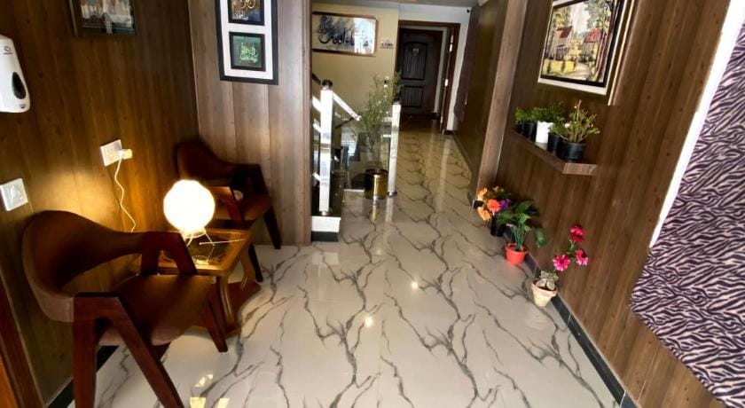 AK HOTEL & SUITES Apartment in Punjab