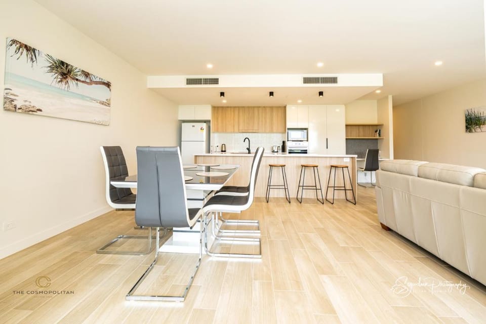 THE COSMOPOLITAN COTTON TREE Unit 10307 RIVERFRONT BREEZE Apartment in Maroochydore