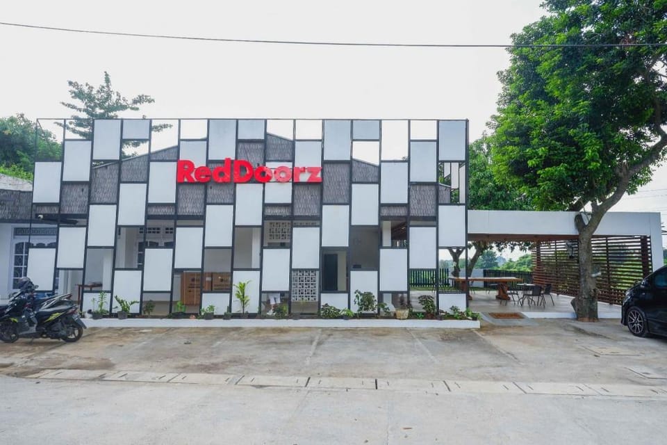 RedDoorz near Bukitsari Semarang Hotel in Indonesia