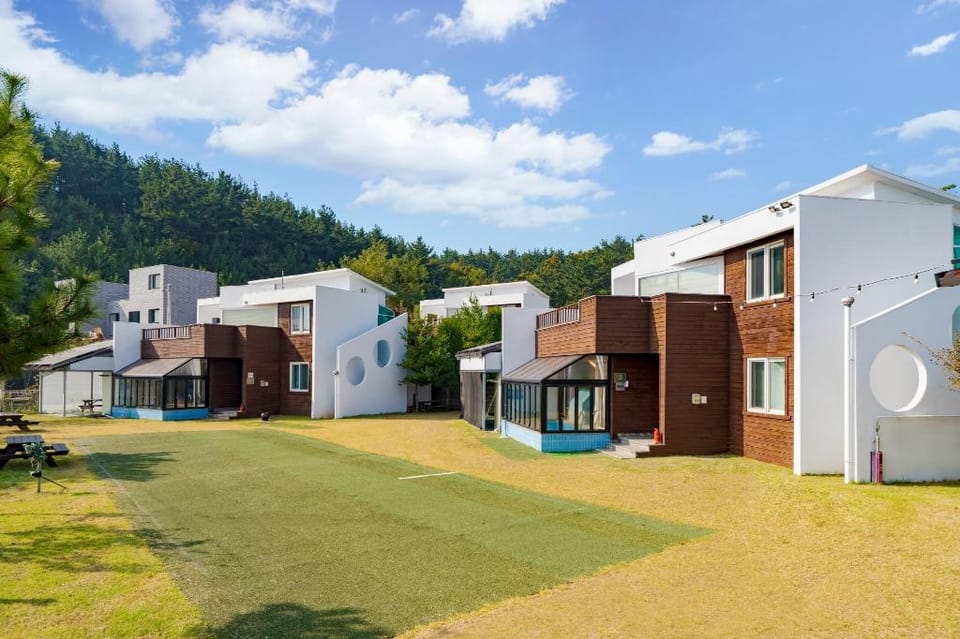 Daebudo sunshine kids poolvilla Bed and Breakfast in Gyeonggi-do