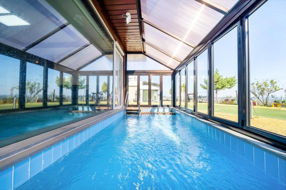 Daebudo sunshine kids poolvilla Bed and Breakfast in Gyeonggi-do
