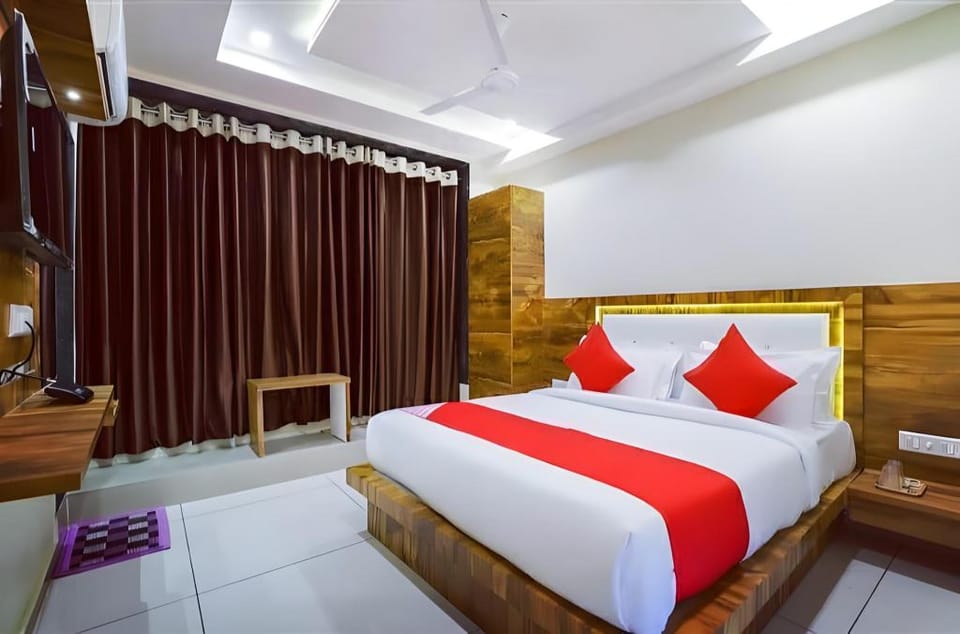 Hotel Phoenix Hotel in Ahmedabad