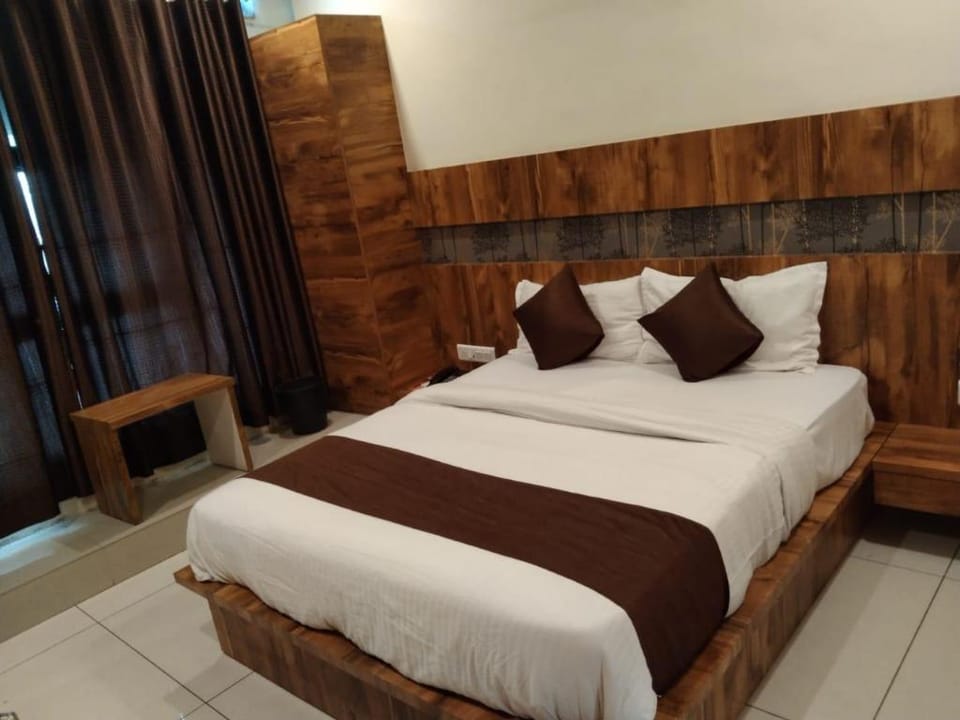 Hotel Phoenix Hotel in Ahmedabad
