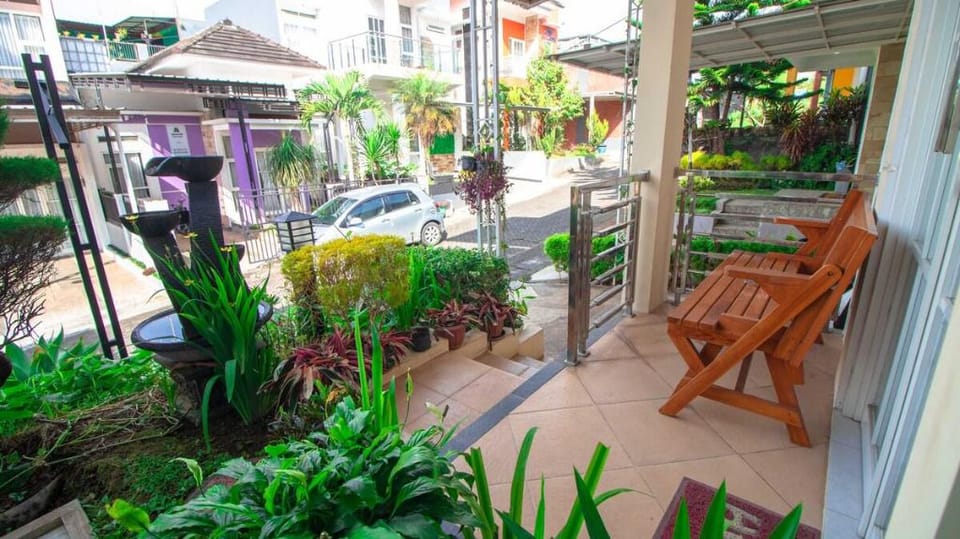 Villa El Nino | 5 Bedroom  | Rooftop Mountain View Villa in Batu
