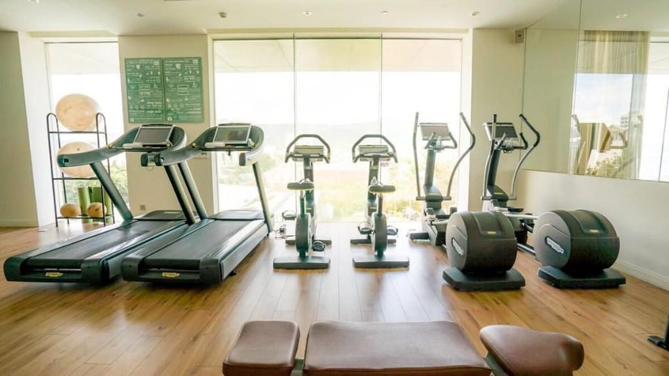 Sunny Seafront 2 BR / stunning sunrise for family Apartment in Da Nang