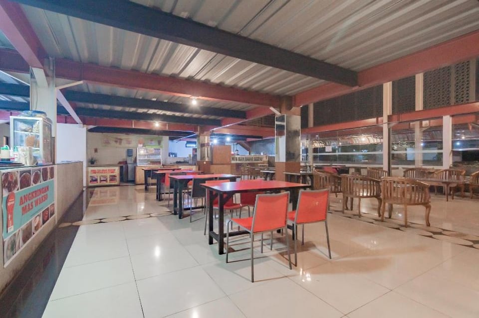 RedDoorz Syariah @ Cigadung Raya Street Hotel in Bandung