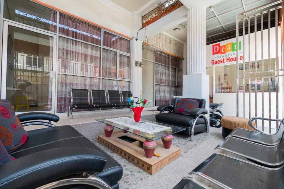 RedDoorz Syariah near Pasar Aur Kuning Hotel in West Sumatra, Indonesia