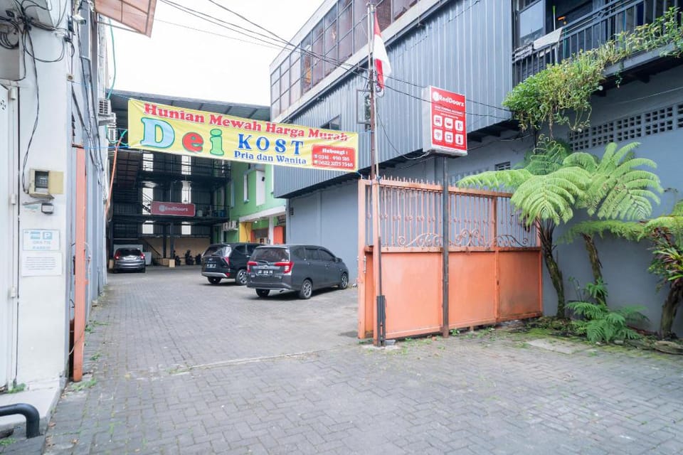 RedDoorz near Flyover Arjosari Malang Hotel in East Java