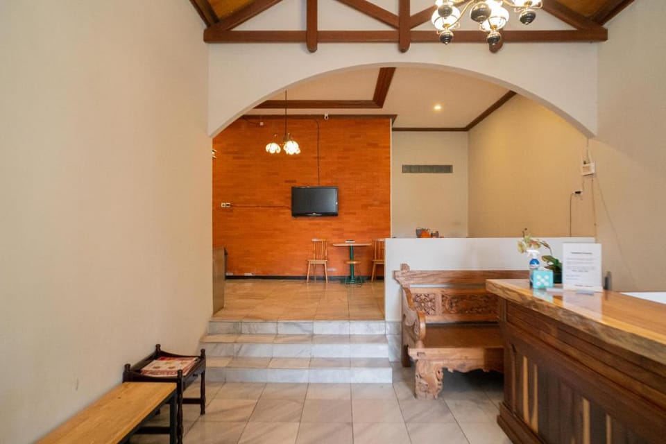 Urbanview Hotel Bubusini Batu by RedDoorz Hotel in Batu