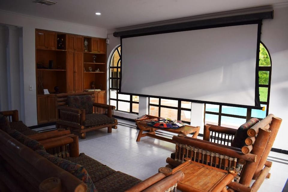 El peñon Relax home Vacation rental in Girardot