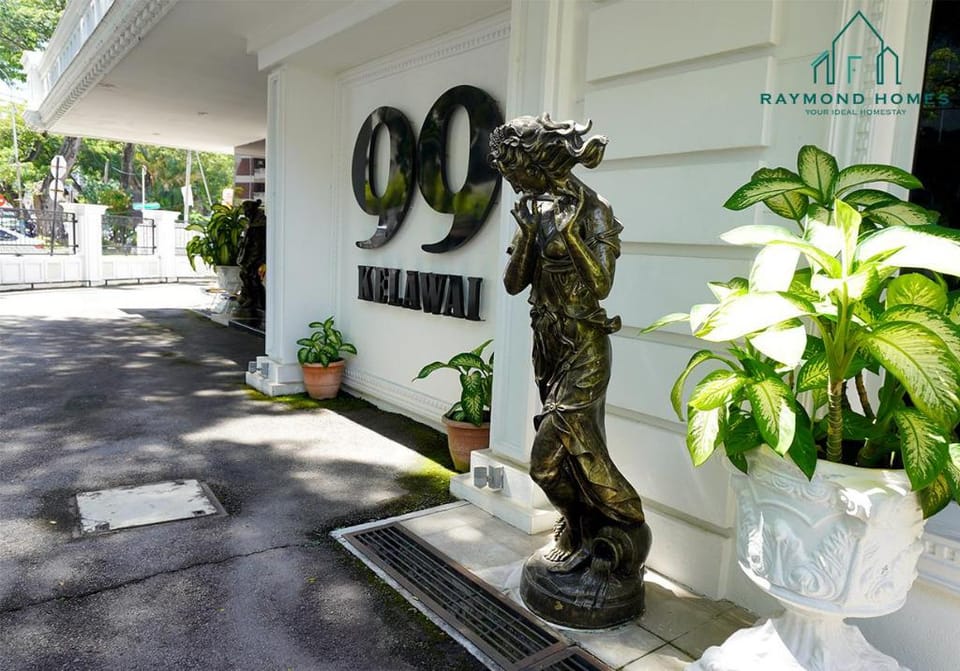 Luxury 3BR w/Bathtub@99 Kelawei by Raymond Homes#E Apartment in George Town