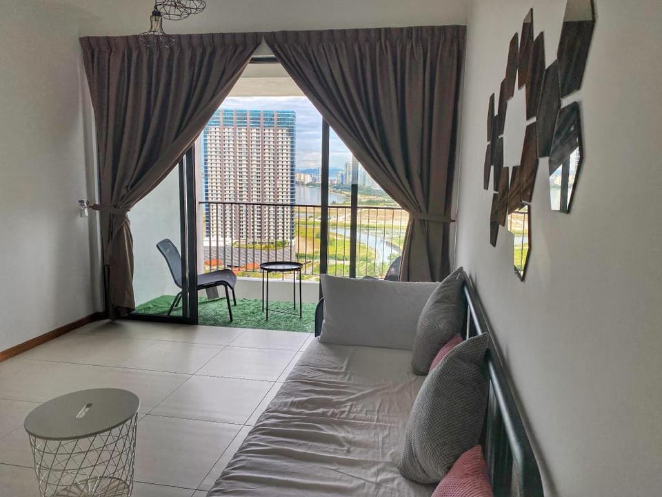 Seaview Comfort Spacious Stay @ City Centre By IZ Apartment in George Town