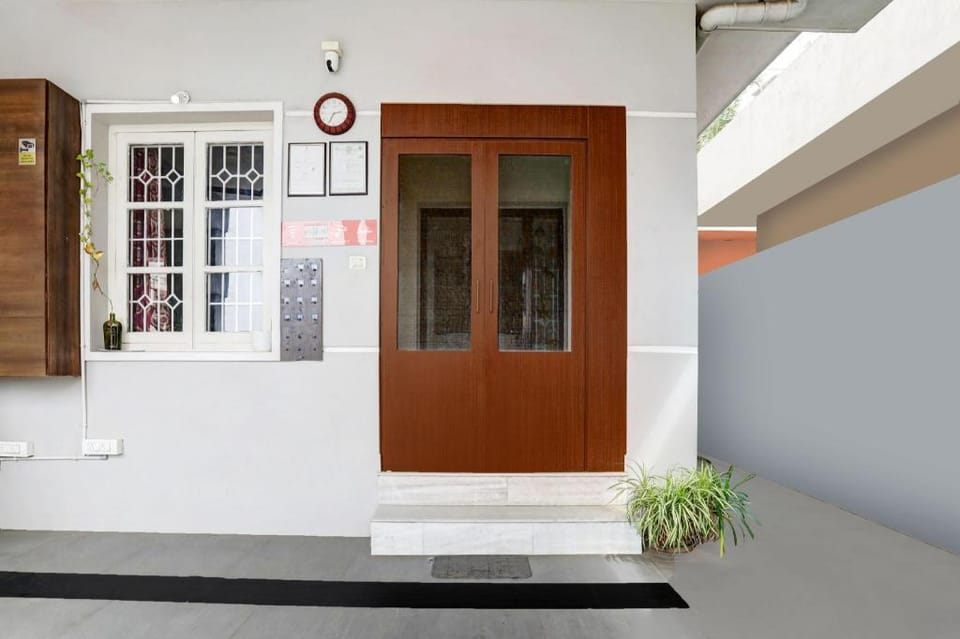 Super Hotel O Ashok Nagar near JNTU College Hotel in Andhra Pradesh
