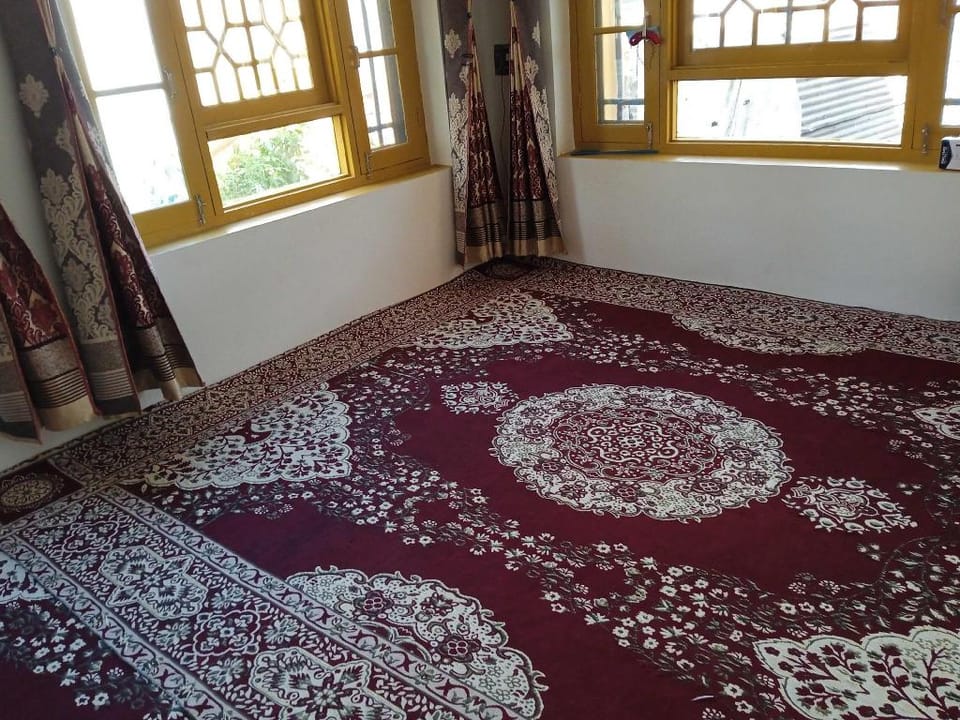Hotel O Home Shugufta Villa Homestay Vacation rental in India
