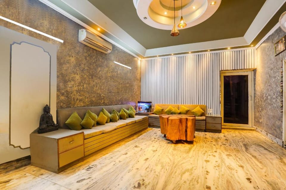 Hotel O Tajganj Near Taj Mahal West Gate Hotel in Agra