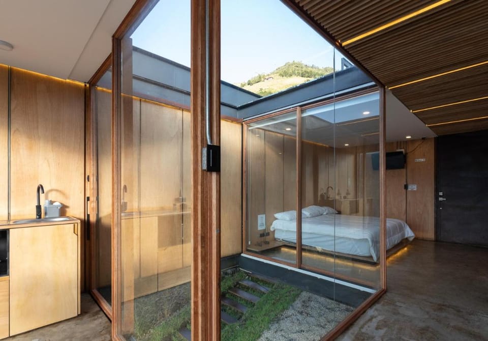 Deluxe volcán Primeras suites colgantes del mundo Campground/ 
RV Resort in Tungurahua, Ecuador