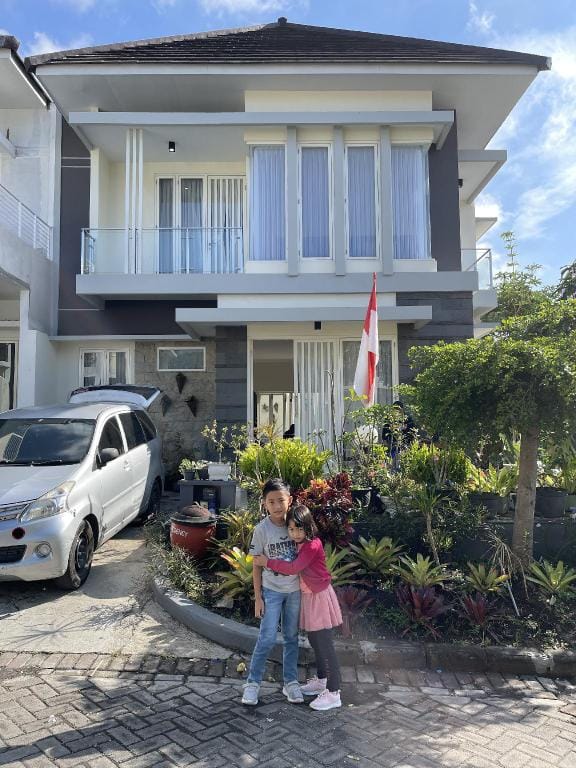 Homestay Amsterdam. 2 lantai, kolam renang pribadi Villa in Batu