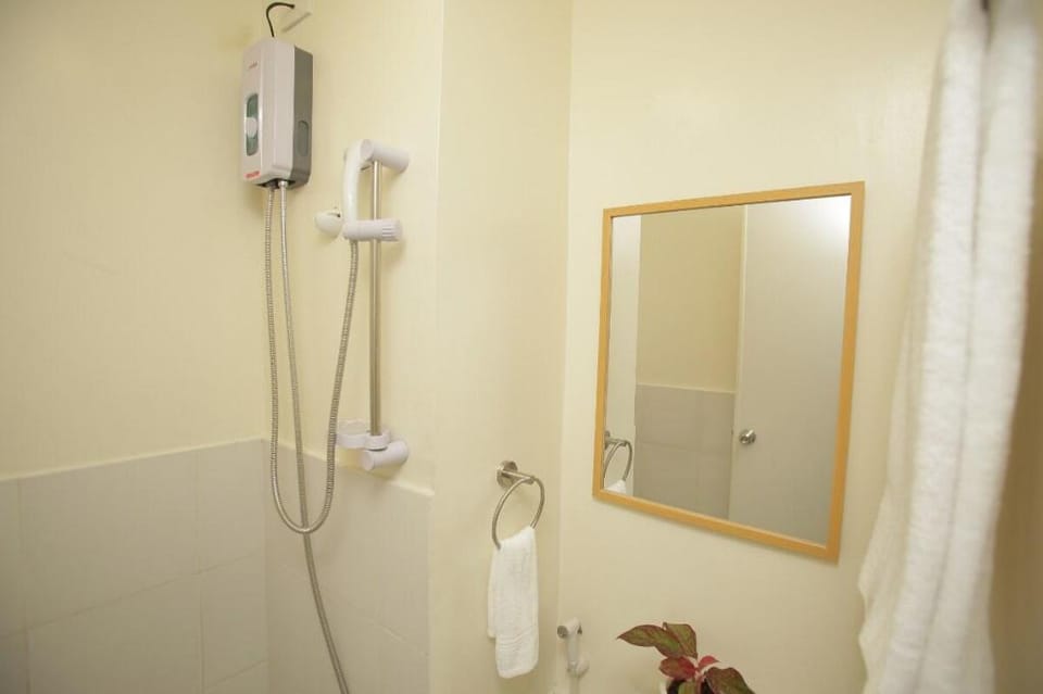 Urban Deca Practical Studio in the City Center Apartment in Mandaluyong